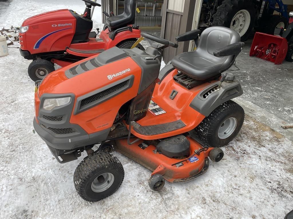Tractor Zoom Husqvarna YTH24V48