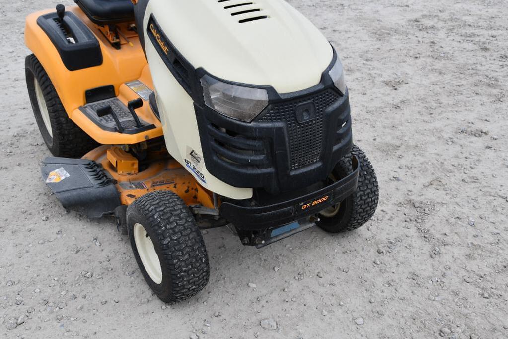 Tractor Zoom Cub Cadet GT 2000