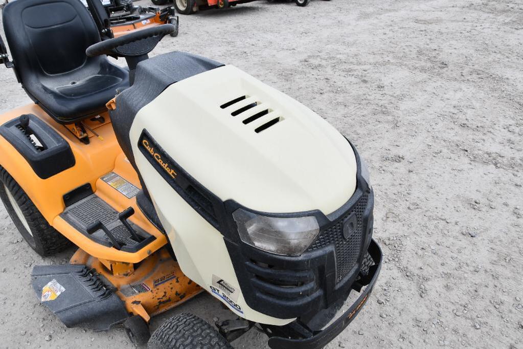 Tractor Zoom Cub Cadet GT 2000